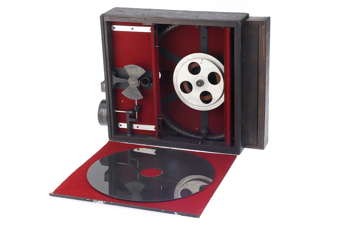 Flints To Sell A Rare Kammatograph Cine Camera & Projector